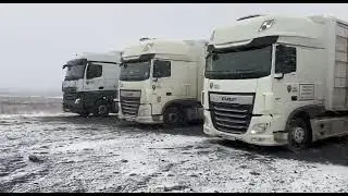 Перед перевалом ждем открытие  границы