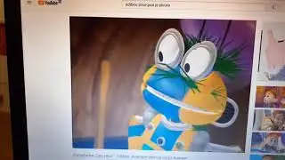 Адибу смеётся