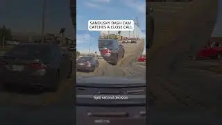 Blind Lane Change Alert! 🤯