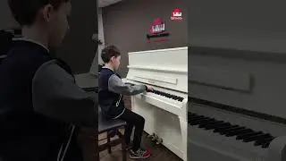 Сенюта Михайло, виконує твір Ведмеді в цирку, Викладач Горбуліна Анна. Філіал Кловська
