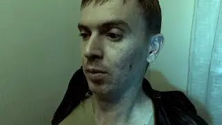 Муромский Станислав обворовывает свою же квартиру.