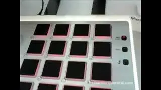 Winter NAMM 2013 M-Audio Axiom Air 25 keyboard controller