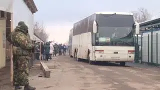 Автобусы пленными уже на месте. Прибыла миссия ОБСЕ