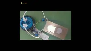 وميض مصباحين بواسطة المايكروبيت 