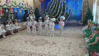 Танец Снеговиков ☃️ новый год 2020-2021 ( средняя группа)