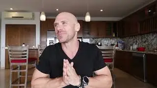 Как живёт ЛЫСЫЙ из BRAZZERS в обычной жизни   Johnny Sins на русском БЕЗ цензур