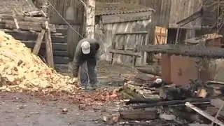 Жители сгоревшего в Соколе дома ночуют в сараях