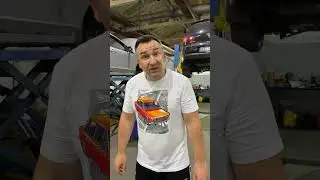 Блондинка в автосервисе    2