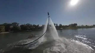 Дрон Fpv пролетел между струй флайборда