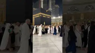 Чем они там занимаются? #umrah #kaaba #beautiful