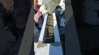перемычки бетон заливает.