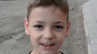 Матвей печатает банер. Оренбург, Армада, выставка роботов.