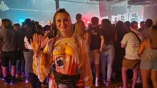 Bastille Британская группа Бастил в Шарлот в день рождения Маргарет.