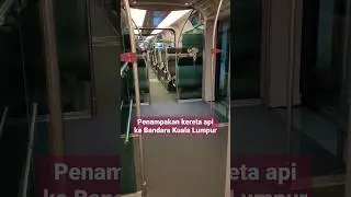 Kursi nya enak empuk. kalau buru2 naik kereta api aja ke #klia #klia2 #kualalumpur #travelmalaysia
