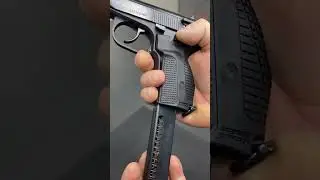 ПМ с кнопкой сброса магазина.