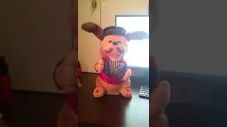 Продвинутый гаджет, поющий пёс.