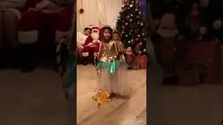 Оксана Самойлова поделилась видео с утренника дочери