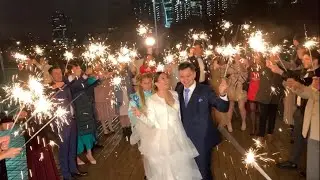 Красивый финал свадьбы с бенгальскими огнями
