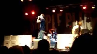 Simple Plan - Parlant à la foule. Grandes fêtes du St-Laurent [18-07-09]