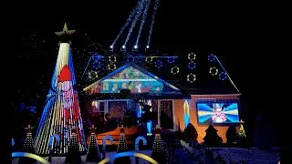 Chuck Berry Run Rudolph Run 2023 Christmas Light Show
