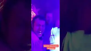Под тик током ))