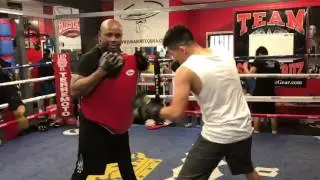 Leo Santa Cruz In Camp Gets Ready For Next Fight - EsNews Boxing