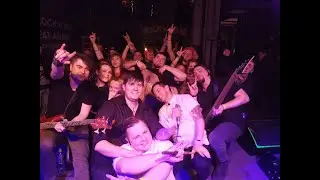 Bad/Poets - Альтернативный женский день