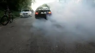 Bmw E46 325Ci massive burnout