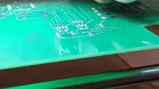 Автоматический скоростной дозатор паяльной пасты в работе и результат под микроскопом