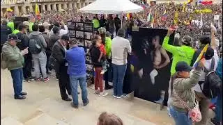 las reservas del Ejército y policía en la plaza de bolivar Bogotá