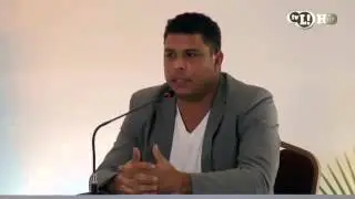 ABSURDO!!! Ronaldo diz   Não se faz copa do mundo com hospital  WITH SUBTITLE)