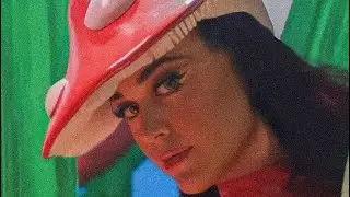 Walking on Air live Katy Perry play