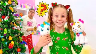 Nastya Noel ağacını oyuncaklar ve tatlılarla süslüyor - Çocuk Video Dizisi