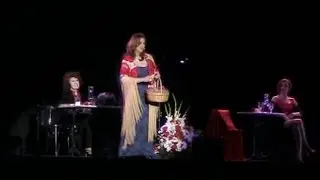 Olga Maria Ramos. La Violetera. Homenaje a Sara Montiel. San Isidro 2013. Plaza Mayor de Madrid