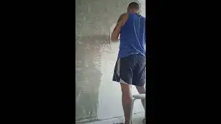 Грунтовка и штукатурка стен в панельном доме