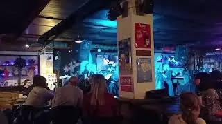 Камерный оркестр в Old man pub -8