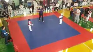 Карате. Я в синем жилете. Неужели я был хуже?😳