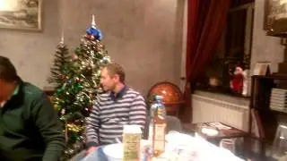 Иванович пляшет под баян
