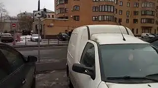 Бессрочный пикет елочек на Гороховом поле в Басманном районе Москвы