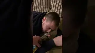 Помощь от похмелья #похмелье #смех #жизнь #жиза #shorts #shortvideo #приколы #смех