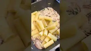Pasta con hongos | Tastemade #Shorts