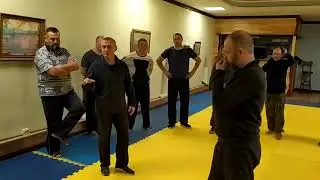 Короткое позволение  на задней подножке.