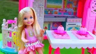 Chelsea Wants to Play One Game but Her Friends Choose Something Else | Story with Toys and Dolls