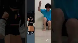 Кореец изображает Машу и медведя 