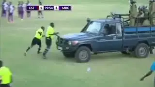 Angakia mechi ya simba washabiki walivyo vurugu uwanjani