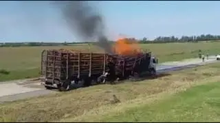 INCENDIO DE UN CAMIÓN SOBRE EL INGRESO A MONTES DEL PLATA 19/4/2018