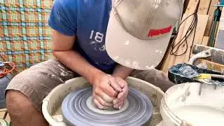 0045 Throwing 8 Coffe Mugs