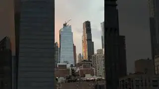 This is the view from my bed 🤯 #nycskyline #goldenhour #empirestatebuilding