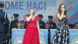 ХРАНИ БОГ РОССИЮ-СОЛИСТКИ АНСАМБЛЯ ВДВ.КРАСНАЯ ПЛОЩАДЬ.