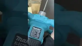 Миксер строительный ручной сетевой Makita 1800Wt